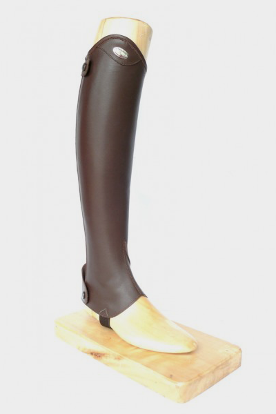 Parlanti Passion Half Chaps* are the ultimate in performance and protection. They’re available in genuine calfskin, in both black and dark brown Comes with an elastic in back for comfort and fitting Five calf sizes and two height options will provide an impeccable fit Designed to perform in tandem with our Ankle Boots, they will give you the feel of custom made boots Best for Schooling Premium calfskin interior and exterior