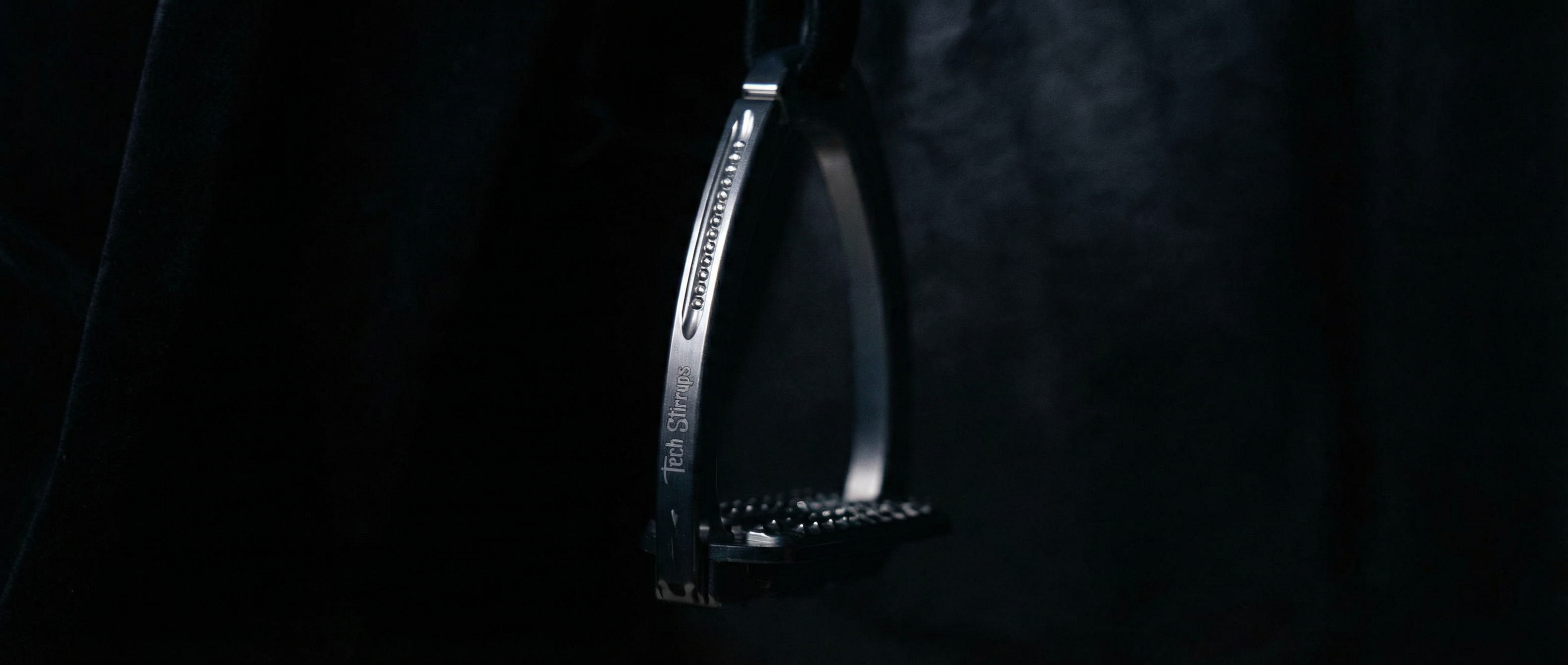 Stirrup Irons, Leathers & Girths